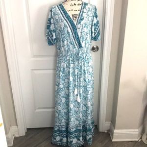 Gaovot maxi dress. NWT